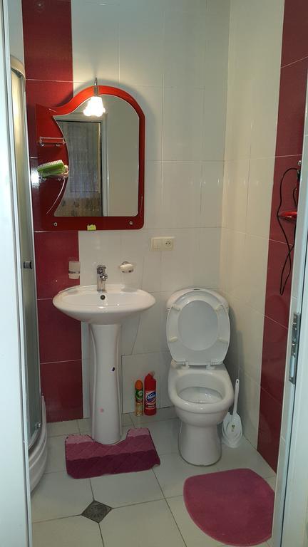 Apartment On Rustaveli Avenue Tbilisi Room photo